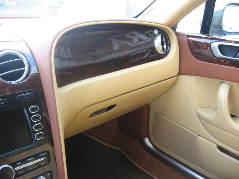 מכונית Bentley Continental Flying Spur 6.0 W12 , Full Option: תמונה 10