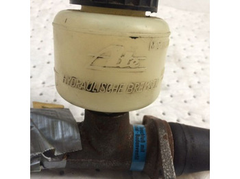 חלקי הידרוליקה עבור ציוד לטיפול בחומרים Brake cylinder with brake fluid tank FM 20I: תמונה 4