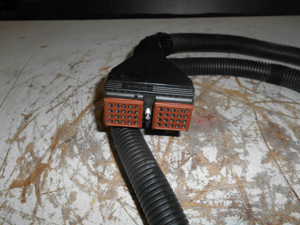 חָדָשׁ כבלים/ רתמת חוט עבור מכונת בנייה Case 8916899 -: תמונה 8