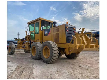 מפלסת CATERPILLAR 120H