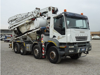 משאית משאבת בטון IVECO Trakker