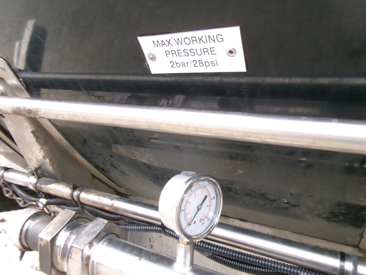 סמיטריילר מכל עבור הובלה של ביטומן Crossland Bitumen tank inox 33 m3 / 1 comp + compressor + steam heating: תמונה 9