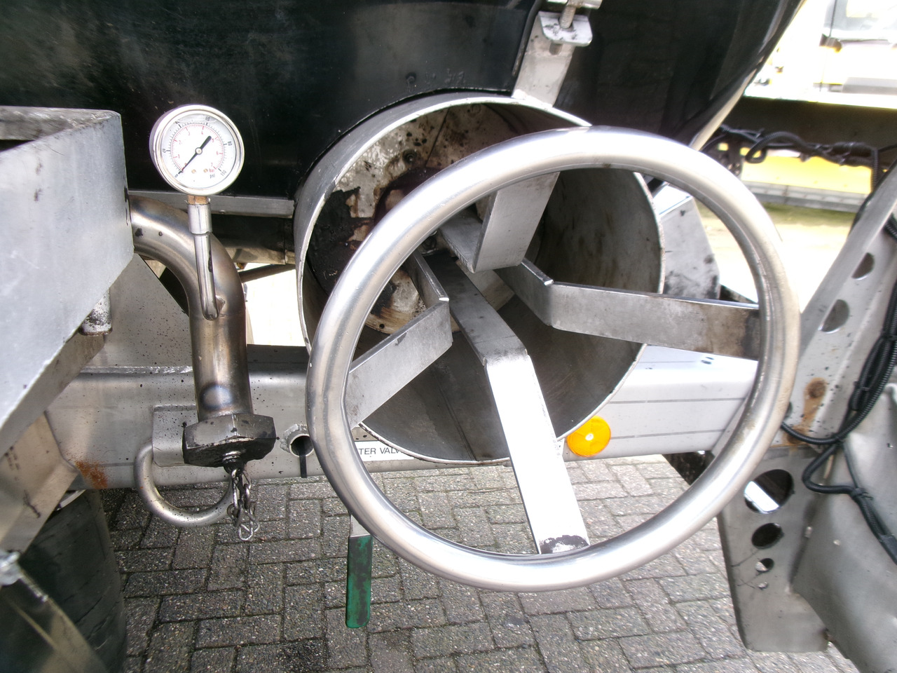 סמיטריילר מכל עבור הובלה של ביטומן Crossland Bitumen tank inox 33 m3 / 1 comp + compressor + steam heating: תמונה 12