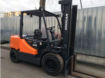 DOOSAN D45SC - מלגזת סולר