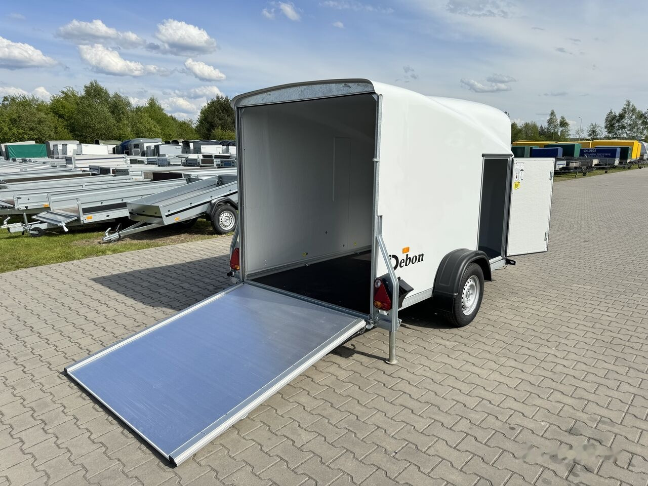 חָדָשׁ קרון נגרר בתיבה סגורה Debon Cargo 1300 + side doors 1.3T GVW trailer cargo van box white: תמונה 3