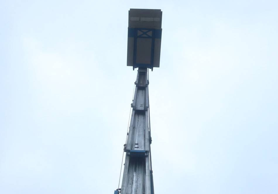 מעלית תורן אנכית Genie GR-20 RunAbout Electric Vertical Mast Lift 802cm: תמונה 22