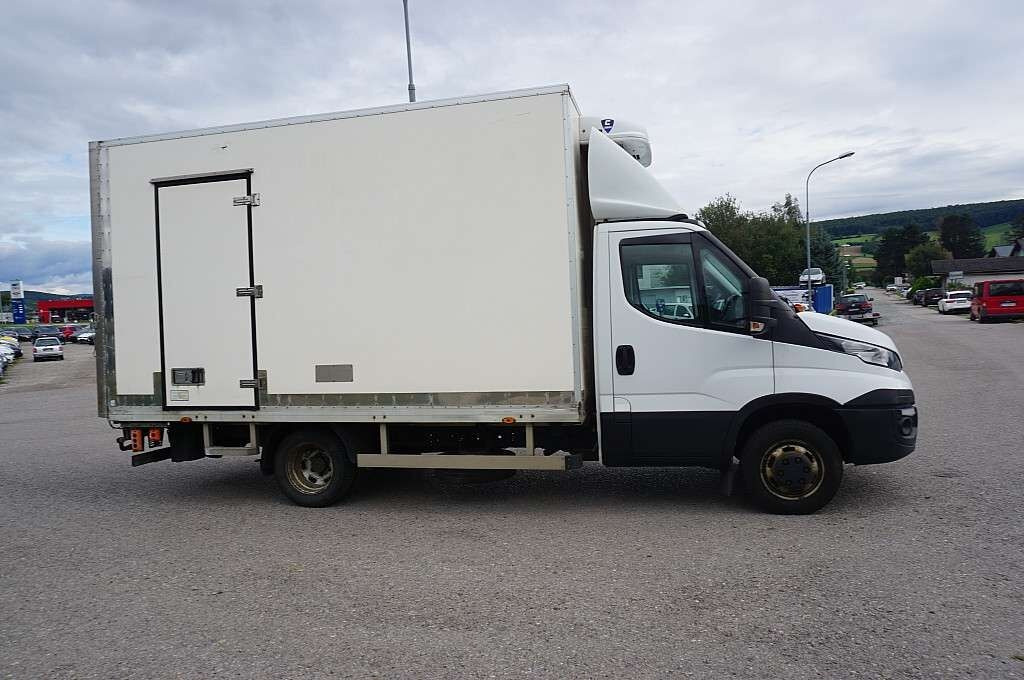 כלי רכב מסחרי לקירור IVECO 35C15 Refrigerated truck: תמונה 5