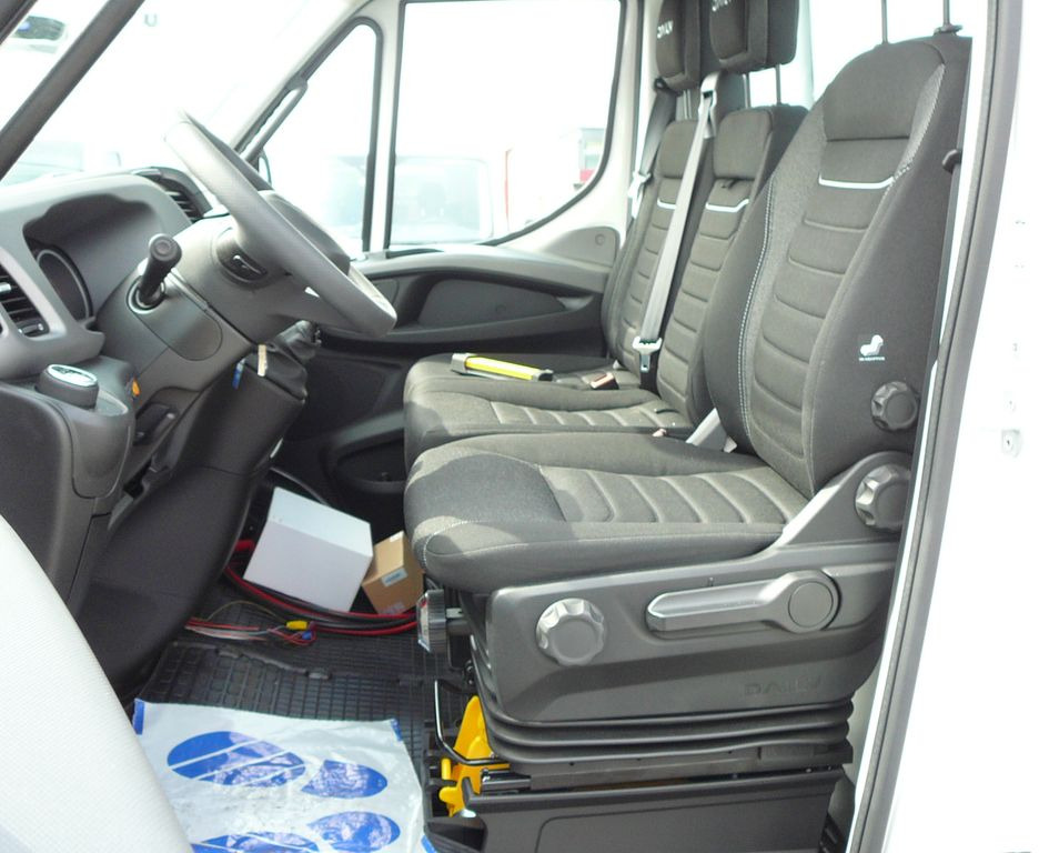 חָדָשׁ משאית גרירה, כלי רכב מסחרי Iveco DAILY 72C18 Schiebeplateu Hubbrille Luftfed Navi: תמונה 11