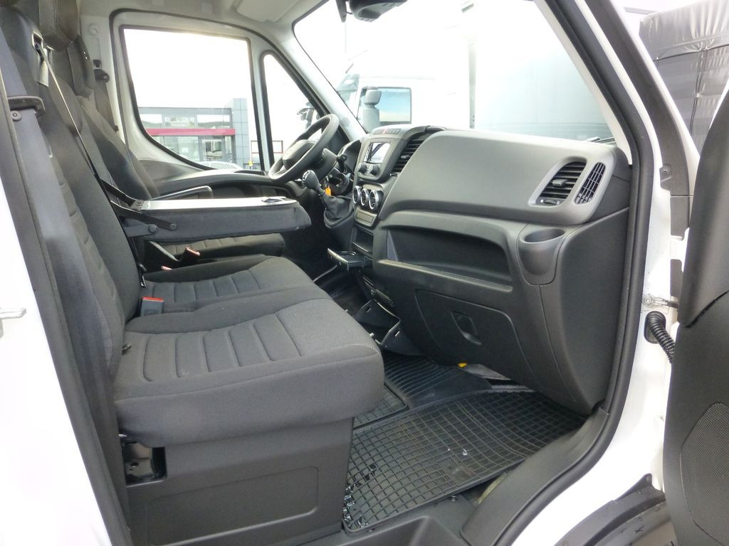 חָדָשׁ משאית גרירה, כלי רכב מסחרי Iveco Daily 35S18 Autotransporter Klimaaut. Premium: תמונה 15