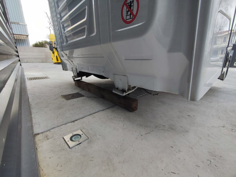 תא ופנים הרכב עבור משאית Iveco STRALIS HI-WAY Euro 6: תמונה 9