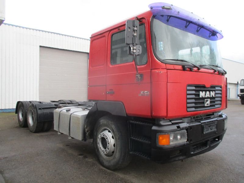 משאית עם שלדת תא MAN F2000 26-414 , , 6x4 , ZF Manual , Spring suspension: תמונה 4