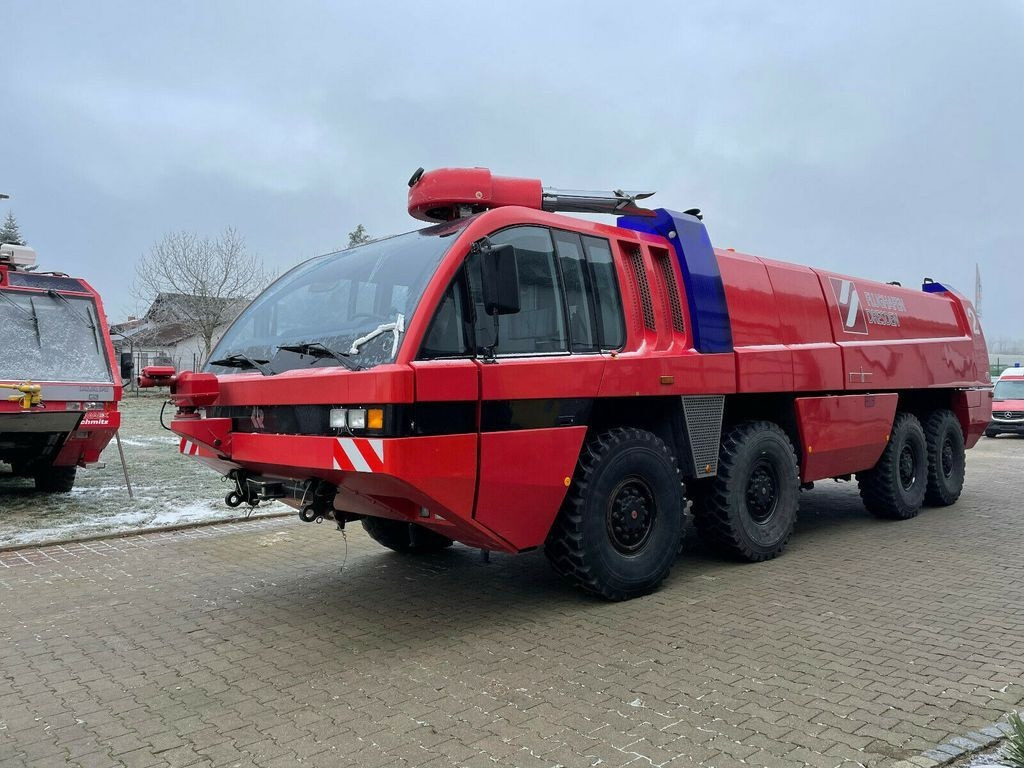 משאית אש MAN Rosenbauer Panther 8x8 Repülőtéri tűzoltóautó: תמונה 2