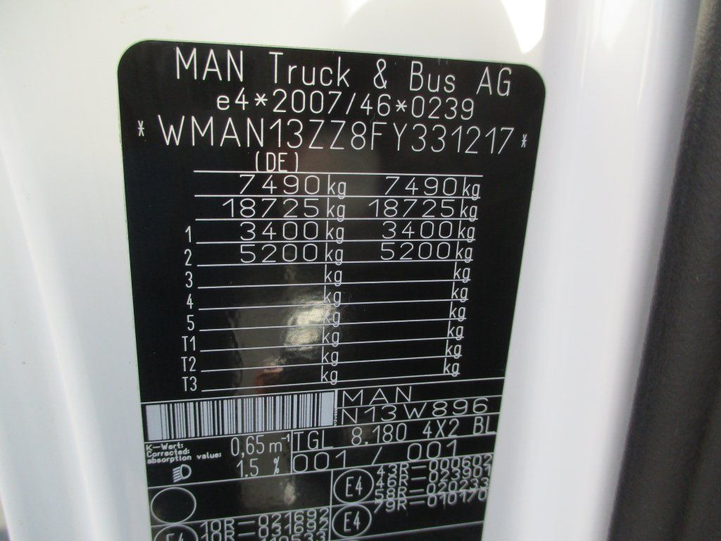 כלי רכב מסחרי עם וילונות צד MAN TGL 8.180: תמונה 15