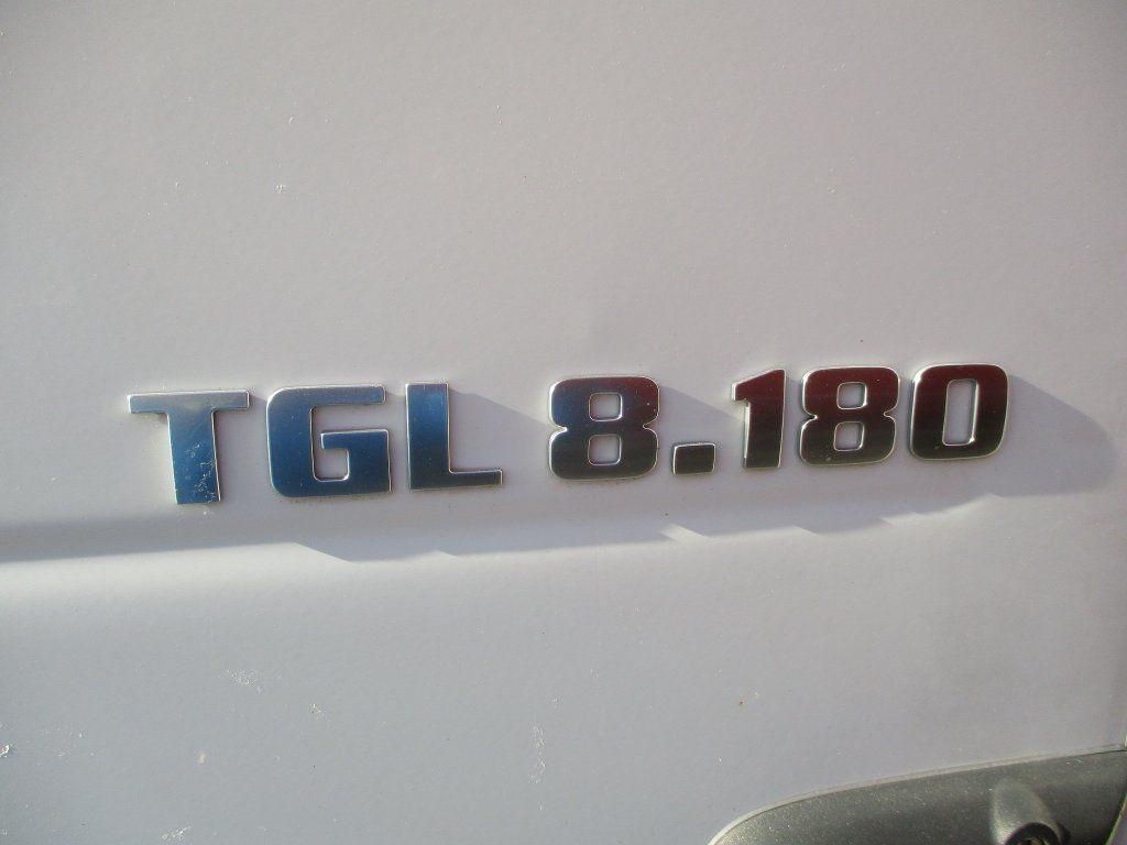 כלי רכב מסחרי עם וילונות צד MAN TGL 8.180: תמונה 18