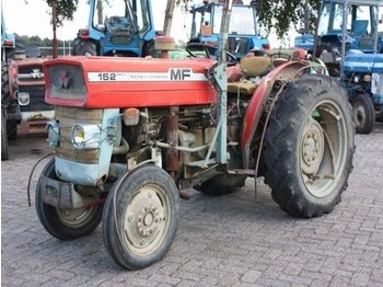 Massey Ferguson 152 - טרקטור חקלאי