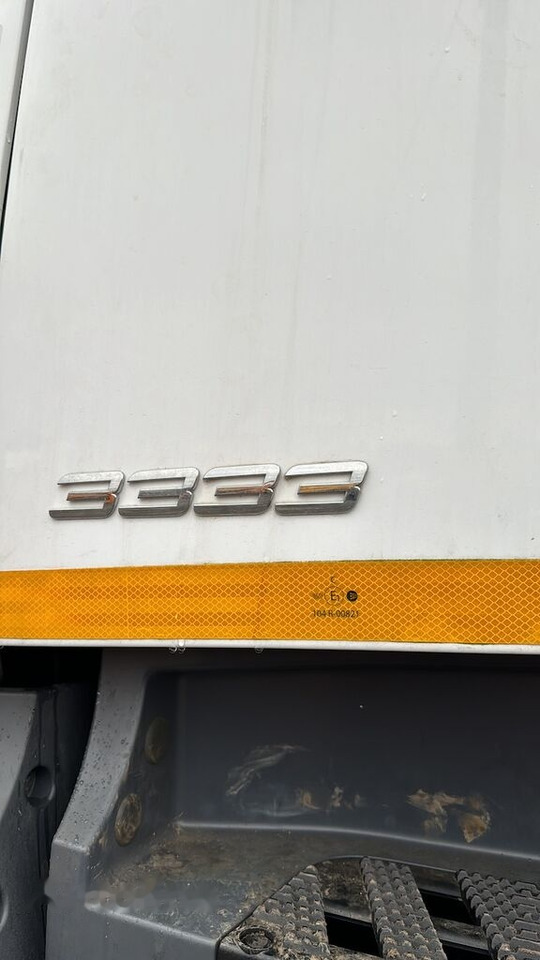 משאית עם שלדת תא Mercedes-Benz AROCS 3333: תמונה 12