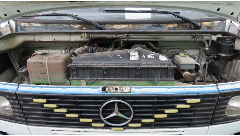 כלי רכב מסחרי עם לוח Mercedes-Benz Vario 611 D Excellent state, Manual diesel pomp: תמונה 18