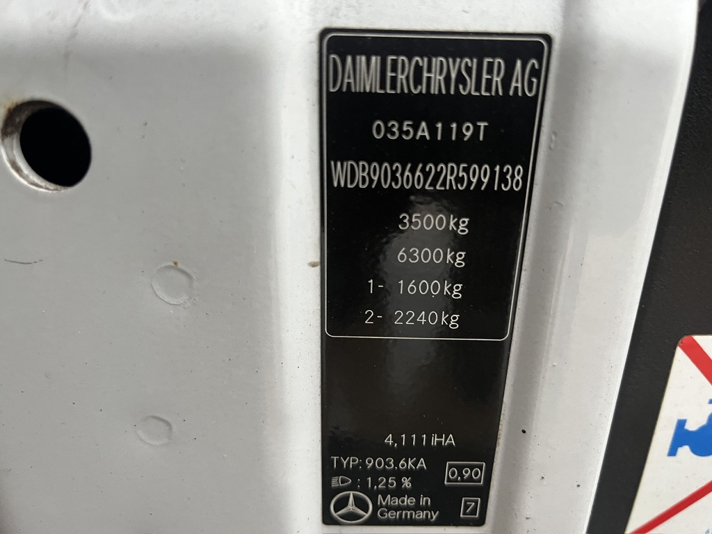 כלי רכב מסחרי עם לוח Mercedes Sprinter 313 CDI Van: תמונה 9