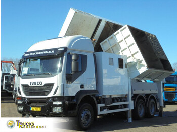 משאית ואקום IVECO Trakker