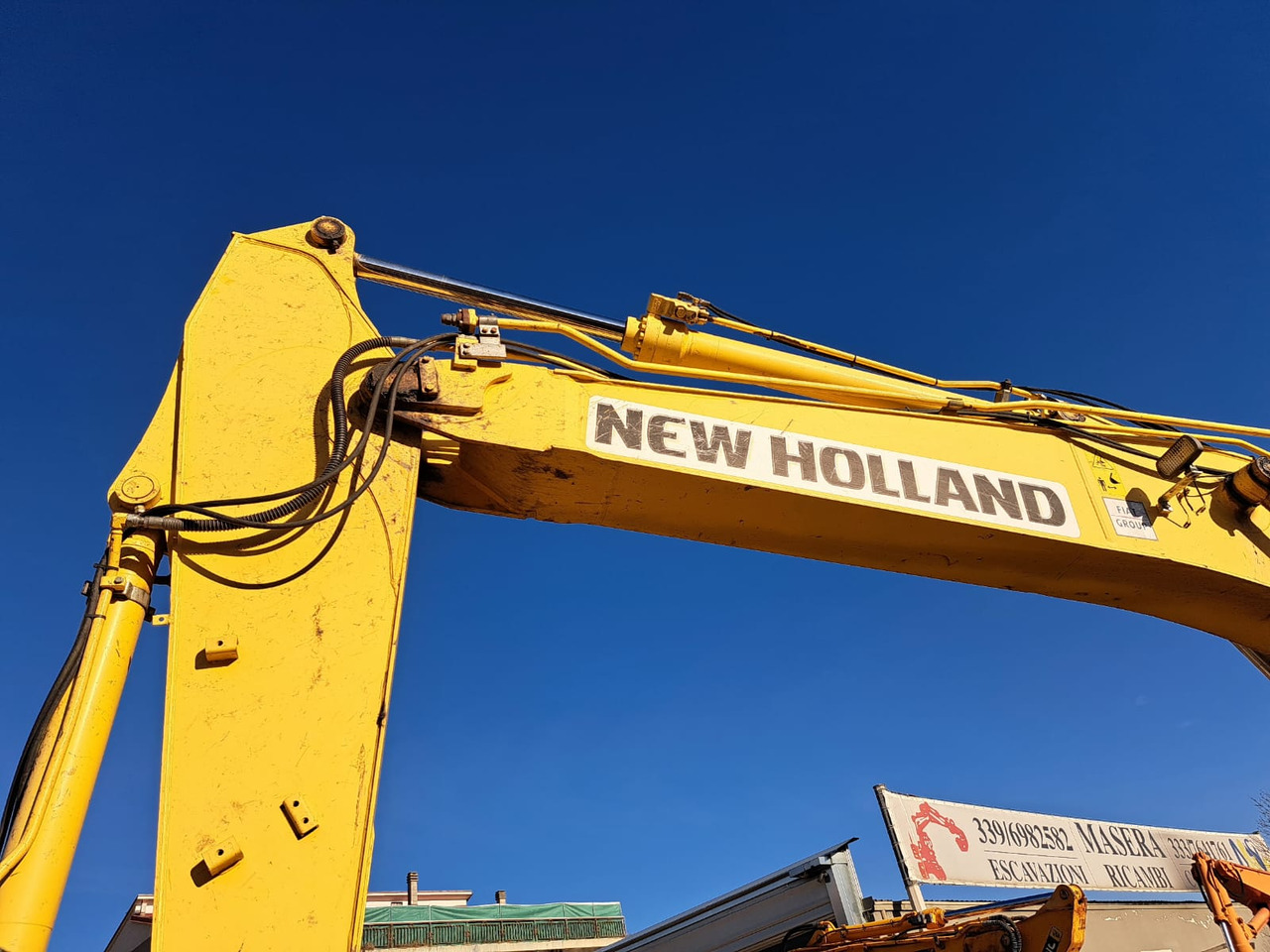 מחפר סורק NEW HOLLAND E215B: תמונה 6