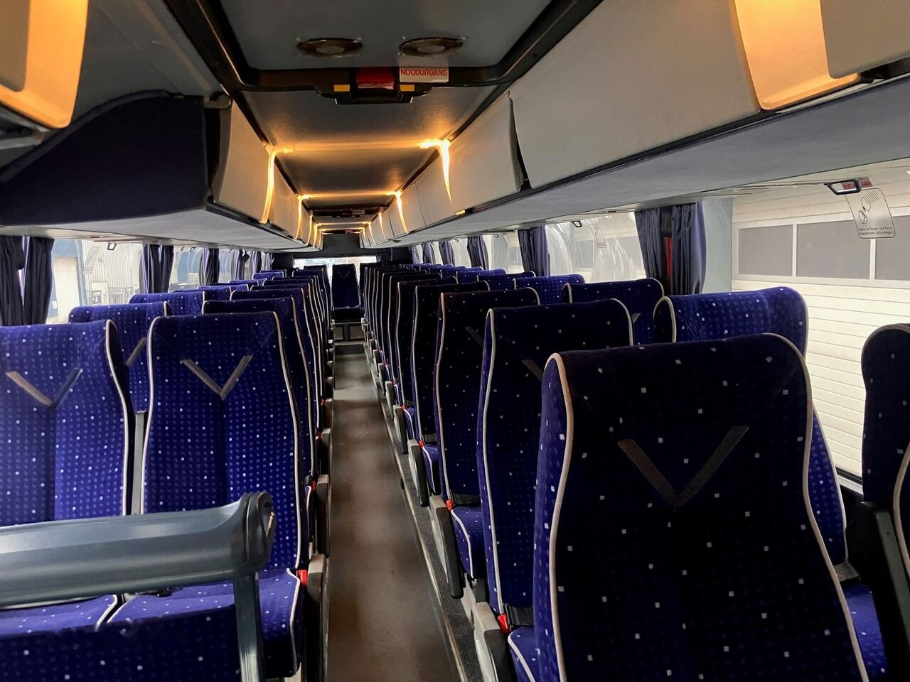 אוטובוס דו-קומתי Neoplan SKYLINER Bistrobus N122/3L: תמונה 16
