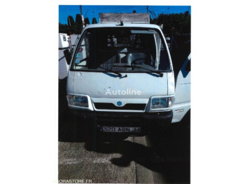 Piaggio PORTER - כלי רכב מסחרי במיטה שטוחה