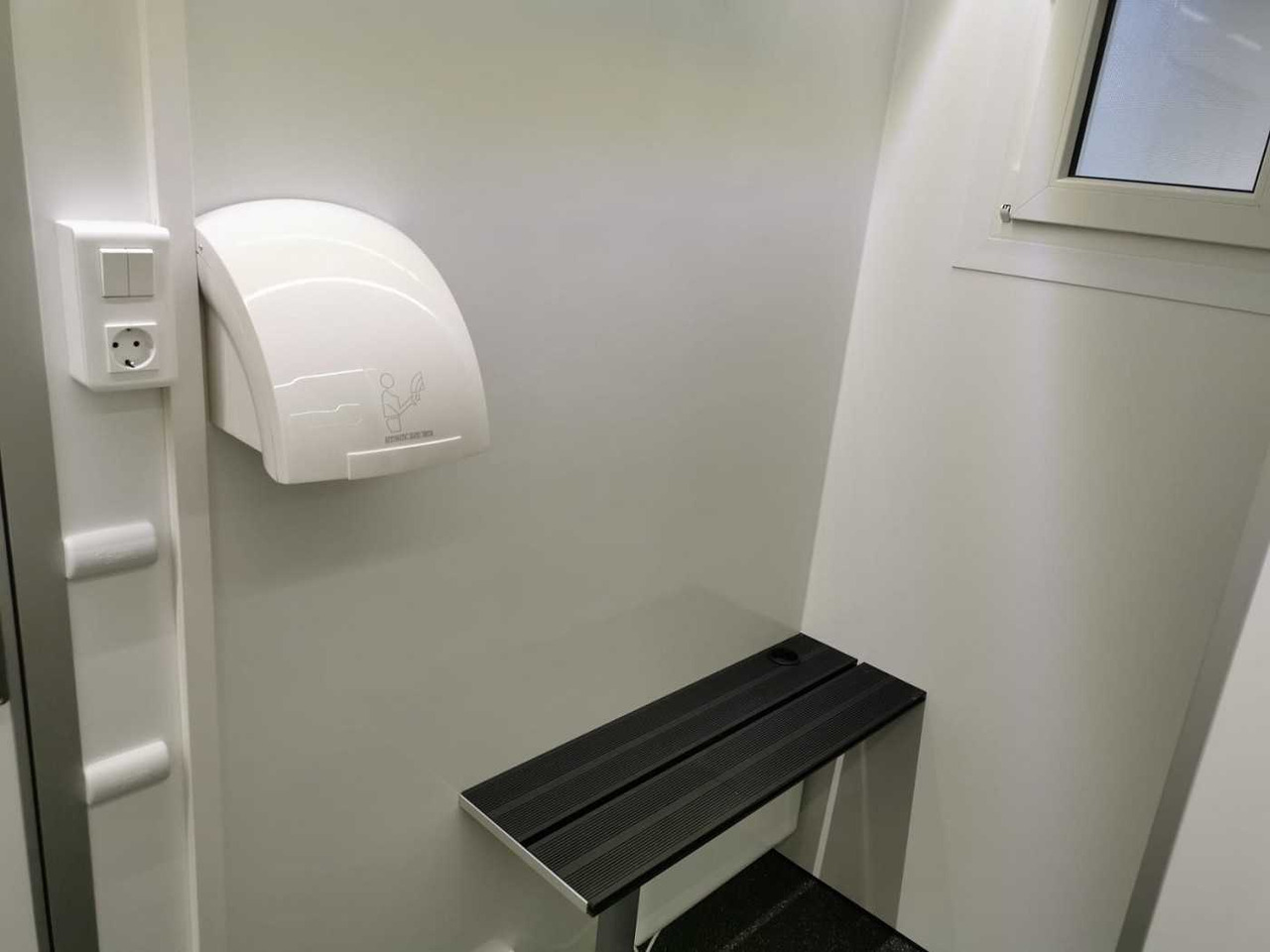 חָדָשׁ קרון נגרר ROSEMEIER ER Badanhänger mit WC LUX Toilettenanhänger: תמונה 9