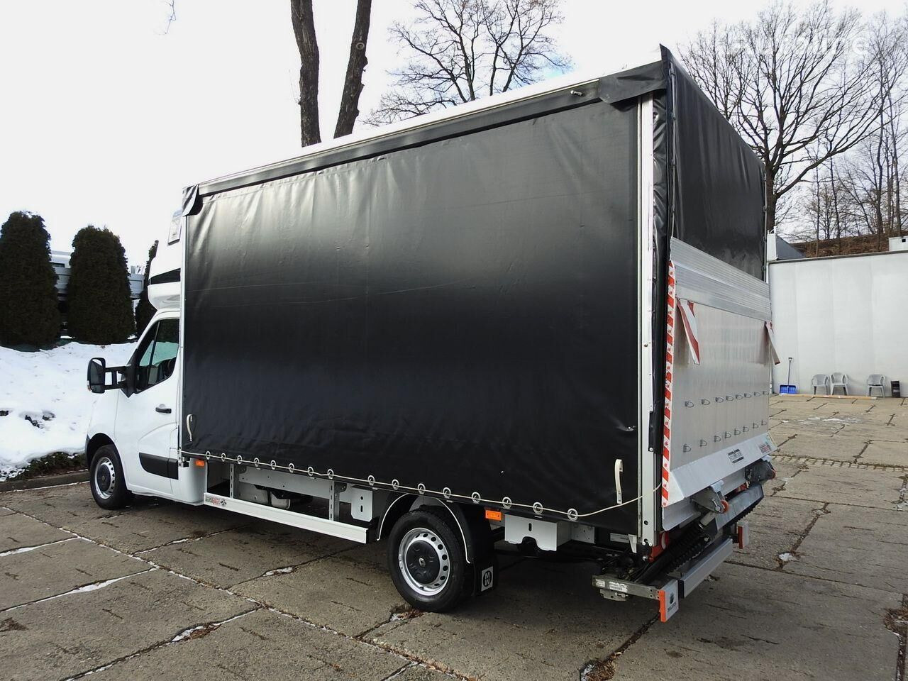 משאית וילונות צד Renault Master: תמונה 7