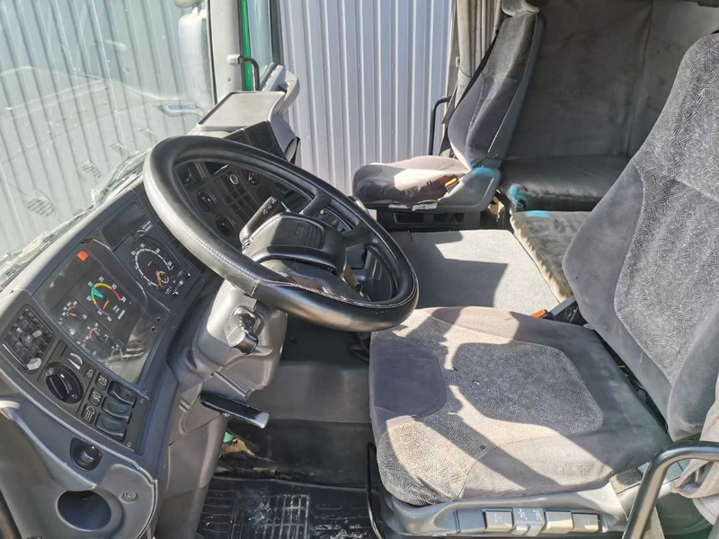 יחידת טרקטור Scania 124 420: תמונה 13