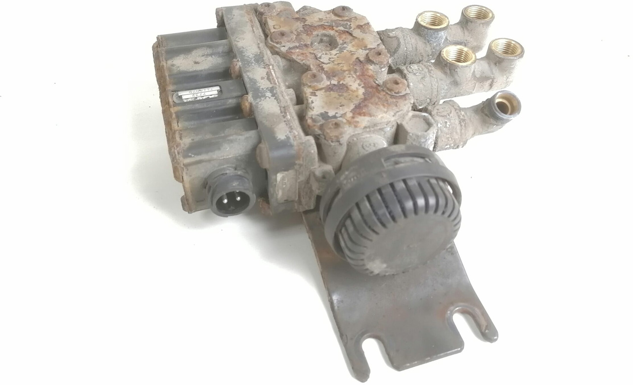 שסתום בלמים עבור משאית Scania Air suspension control valve, ECAS 1448079: תמונה 4