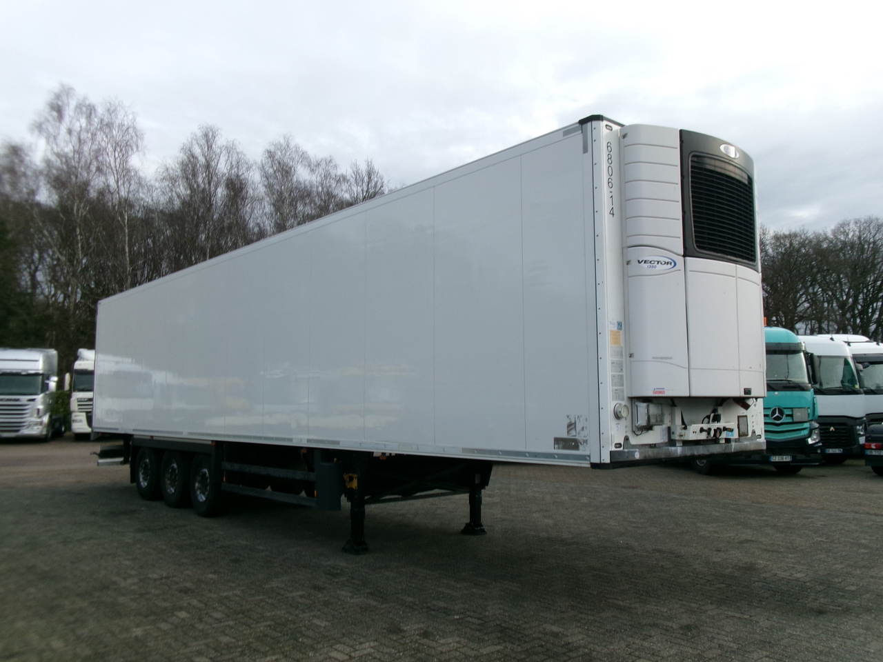 סמיטריילר עם קירור Schmitz Frigo trailer + Carrier Vector 1350: תמונה 2