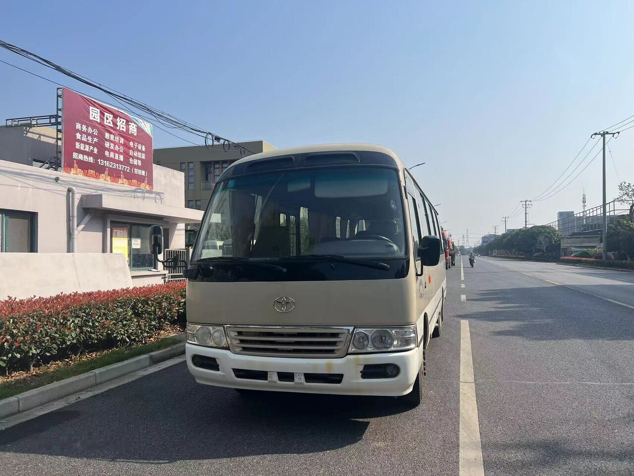 אוטובוס בין עירוני Toyota coaster: תמונה 3