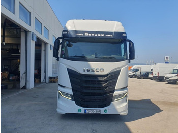 יחידת טרקטור IVECO S-WAY