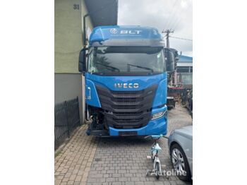 מוביל מכולות/ משאית החלפת גוף IVECO
