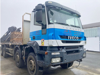 משאית מנוף IVECO Trakker