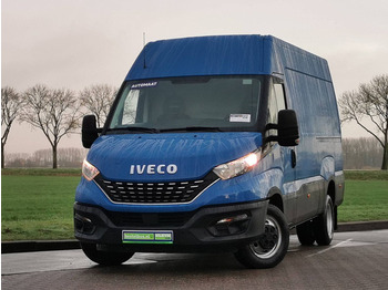 כלי רכב מסחרי עם לוח IVECO Daily 35c18