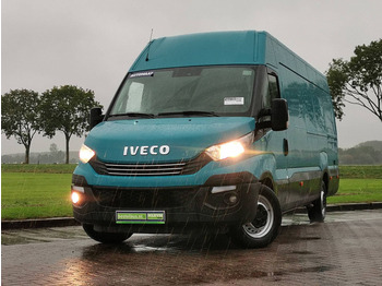 כלי רכב מסחרי עם לוח IVECO Daily 35s14