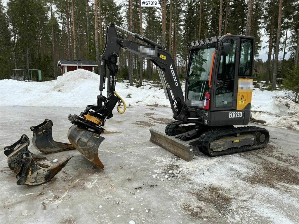מחפר סורק Volvo ECR25D Excavator with buckets and rotor SEE VIDEO: תמונה 18