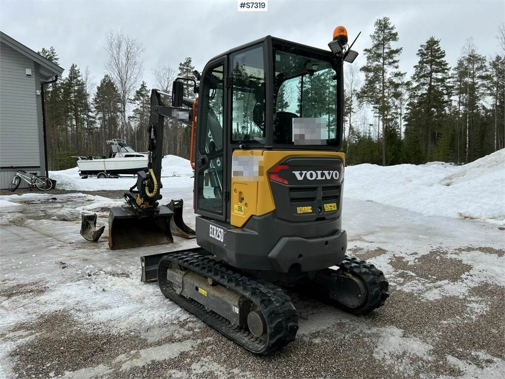 מחפר סורק Volvo ECR25D Excavator with buckets and rotor SEE VIDEO: תמונה 12