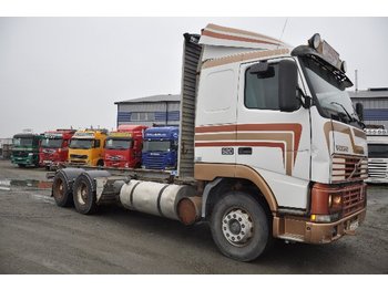משאית עבור הובלה של עץ Volvo FH16 6X4: תמונה 1
