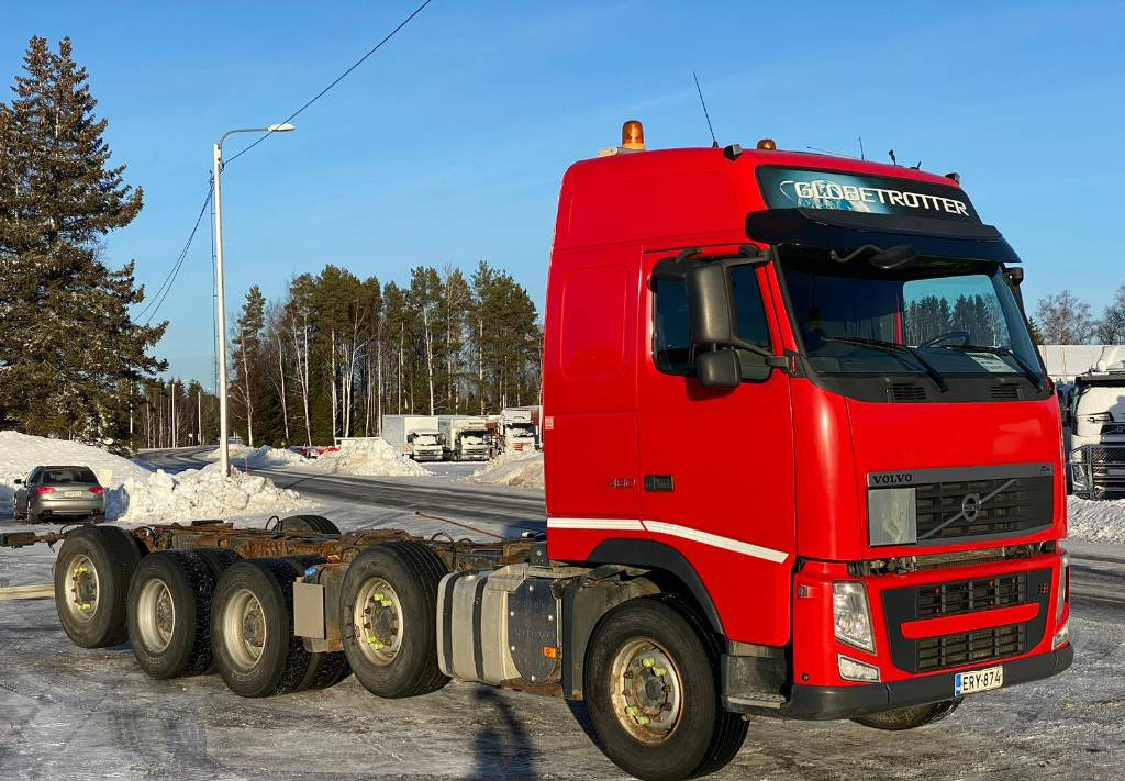 משאית עם שלדת תא Volvo FH 13: תמונה 2