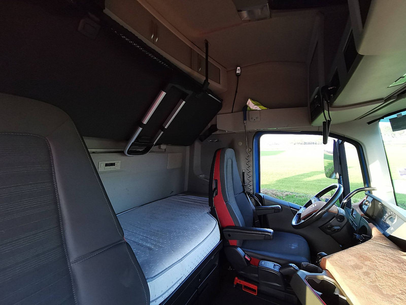 משאית צד נופל/ שטוחה, משאית מנוף Volvo FH 540: תמונה 16