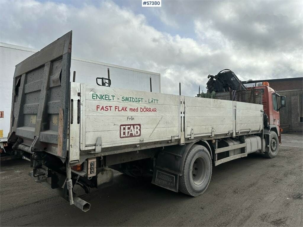 משאית צד נופל/ שטוחה, משאית מנוף Volvo FM9: תמונה 5