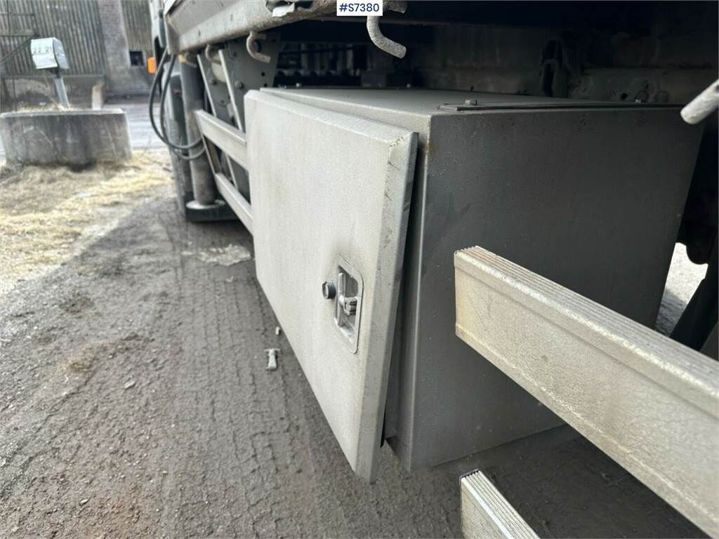 משאית צד נופל/ שטוחה, משאית מנוף Volvo FM9: תמונה 36