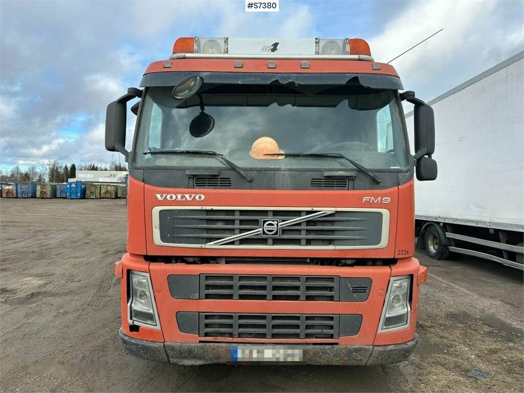 משאית צד נופל/ שטוחה, משאית מנוף Volvo FM9: תמונה 8