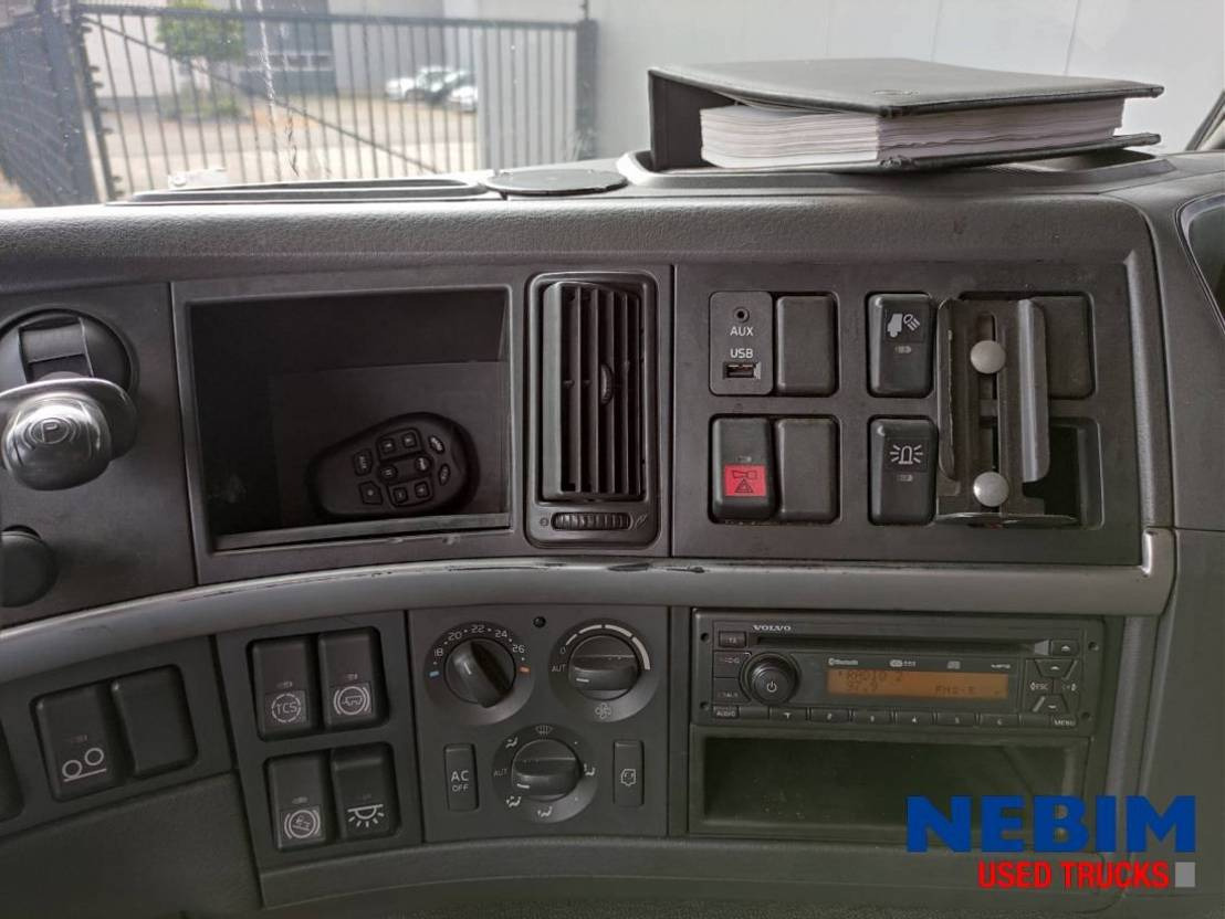 משאית וילונות צד Volvo FM 330 6x2: תמונה 4