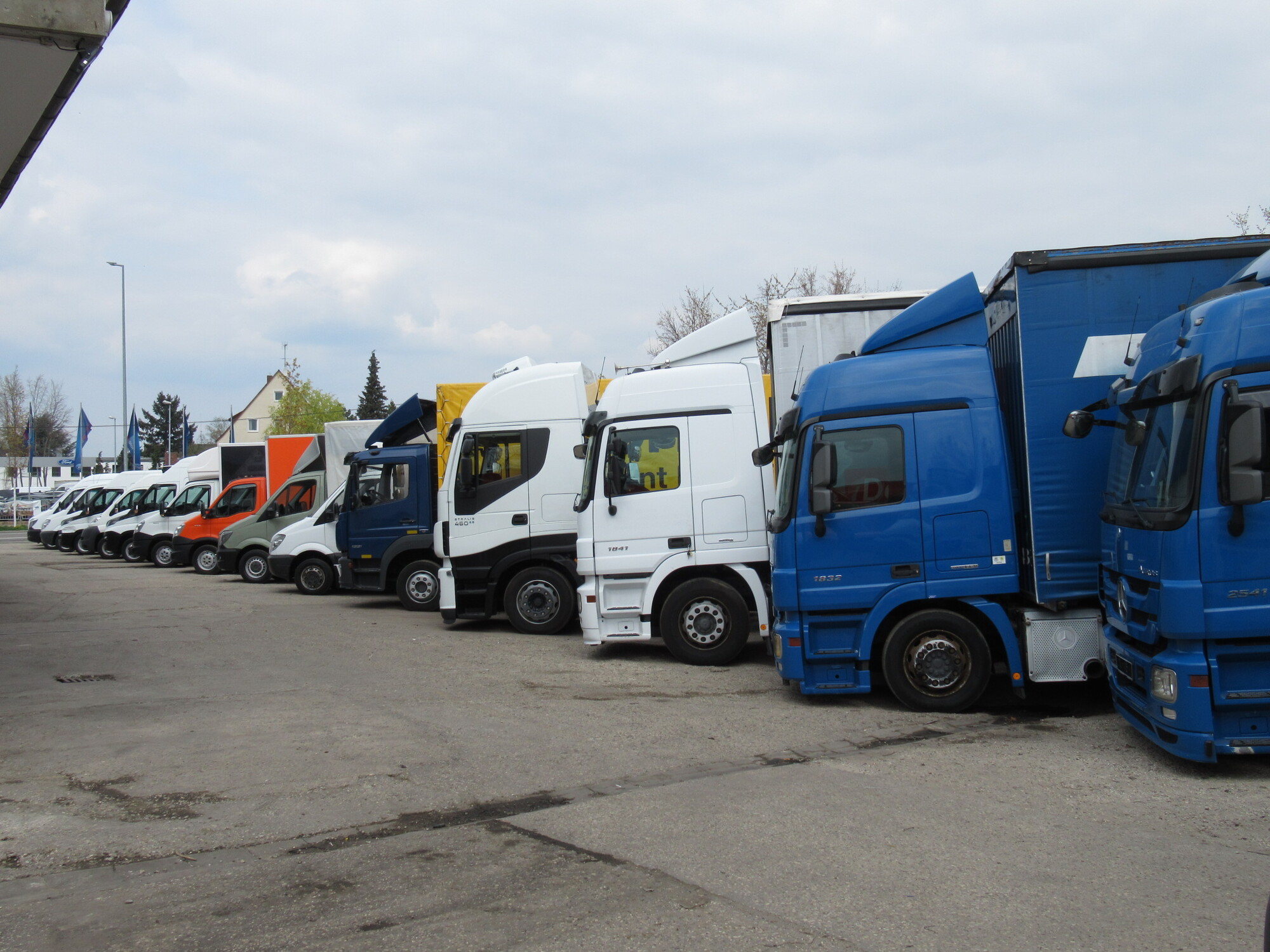 AutoStratis - כלי רכב מסחריים - תיבת הילוכים: ידנית undefined: תמונה 5