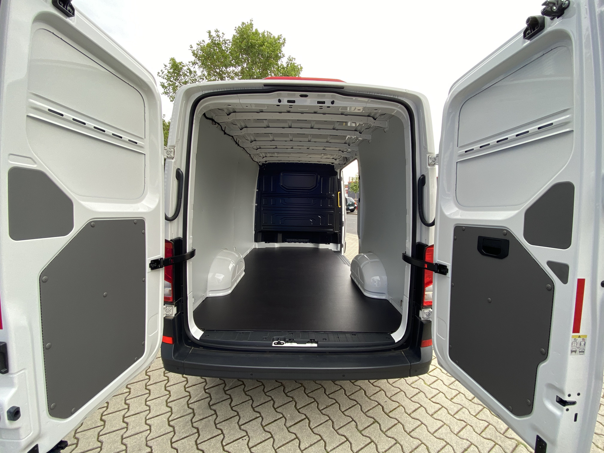 Silvio Behnke Kfz Handel und Vermietung GmbH - חלקי חילוף undefined: תמונה 4