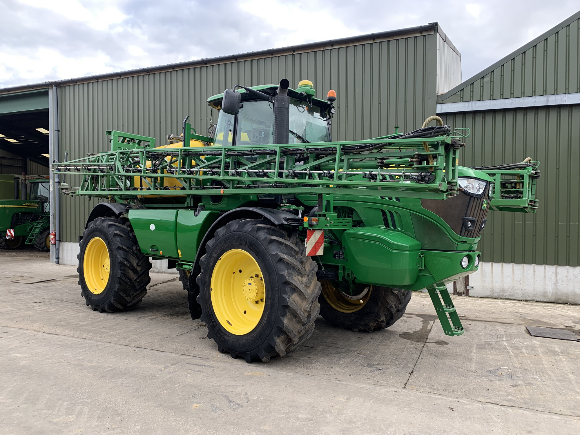 J R Firby LTD - מכונת בנייה undefined: תמונה 4