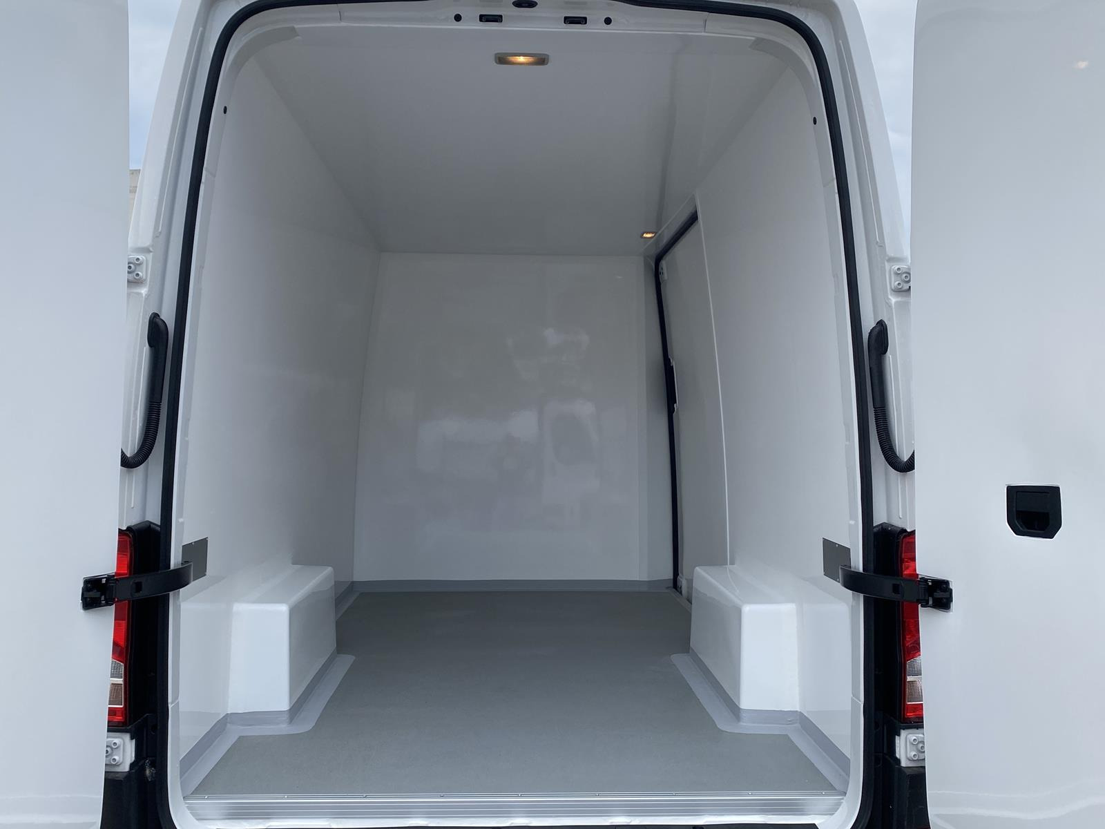 RINZ ROS d.o.o. (GmbH) - כלי רכב למכירה undefined: תמונה 32